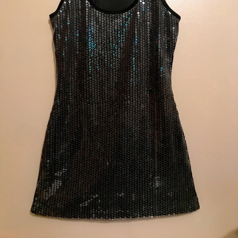 SHINY RACERBACK DRESS 🖤 - Picture 2 of 5